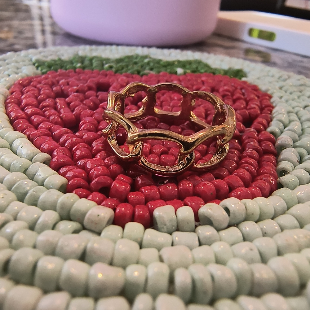 Gold Chain Ring - Size 6 - Picture 1 of 3